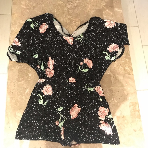 Cute Romper - Picture 2 of 2